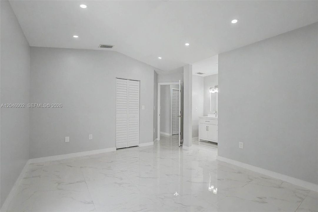 В аренду: $3,400 (3 спален, 2 ванн, 1453 Квадратных фут)