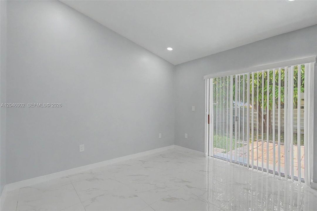 В аренду: $3,400 (3 спален, 2 ванн, 1453 Квадратных фут)