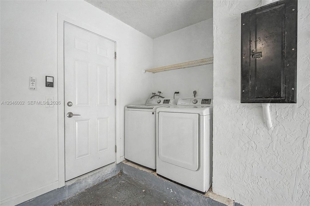 В аренду: $3,400 (3 спален, 2 ванн, 1453 Квадратных фут)