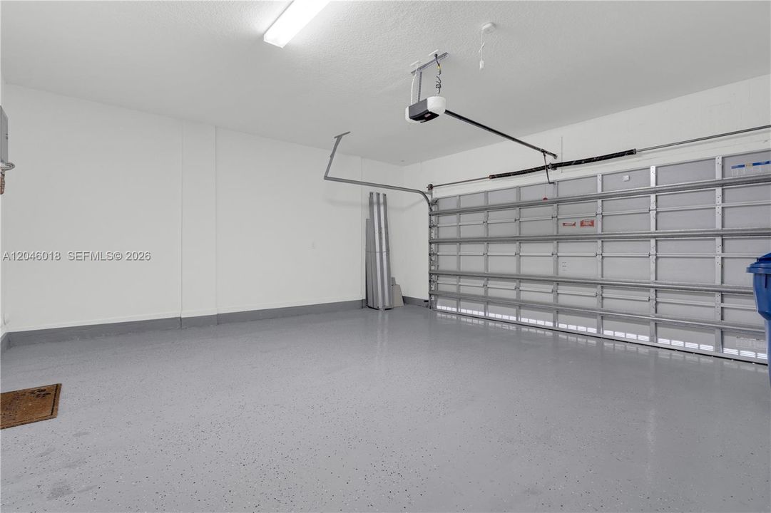 En Venta: $805,000 (4 camas, 2 baños, 2598 Pies cuadrados)
