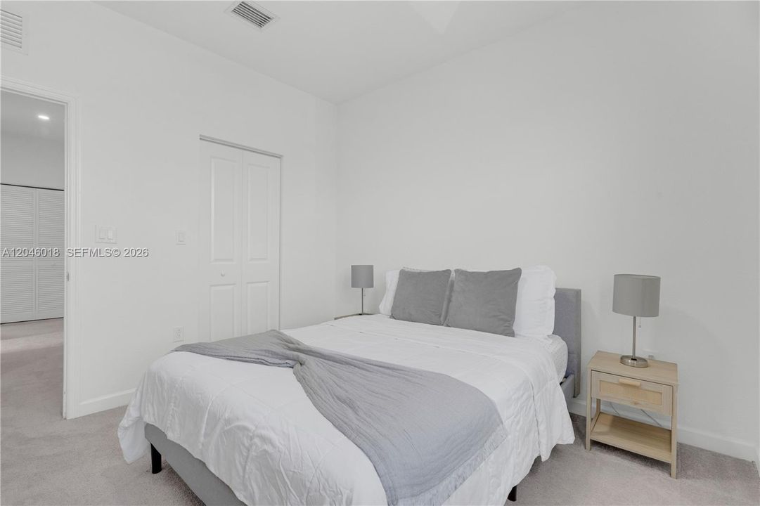 En Venta: $805,000 (4 camas, 2 baños, 2598 Pies cuadrados)