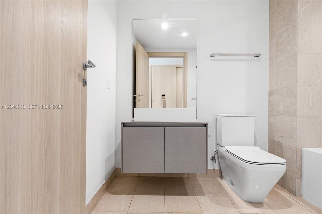 For Sale: $1,599,000 (2 beds, 2 baths, 1334 Square Feet)