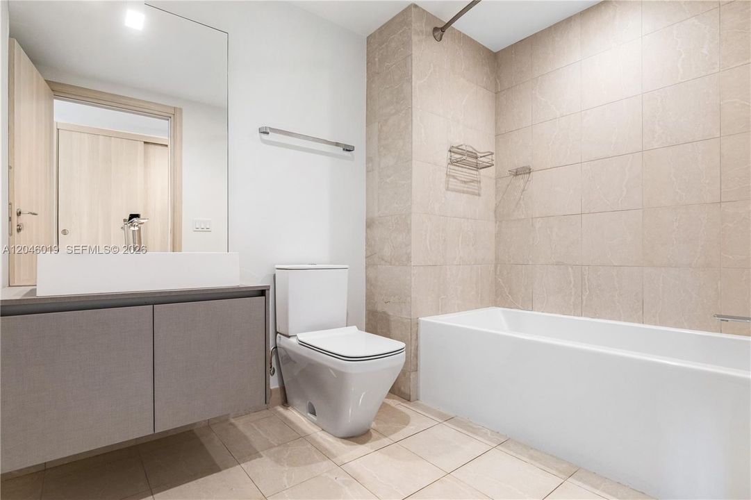 For Sale: $1,599,000 (2 beds, 2 baths, 1334 Square Feet)