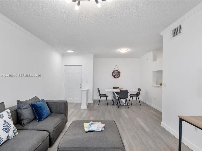 En Renta: $2,850 (1 camas, 1 baños, 715 Pies cuadrados)