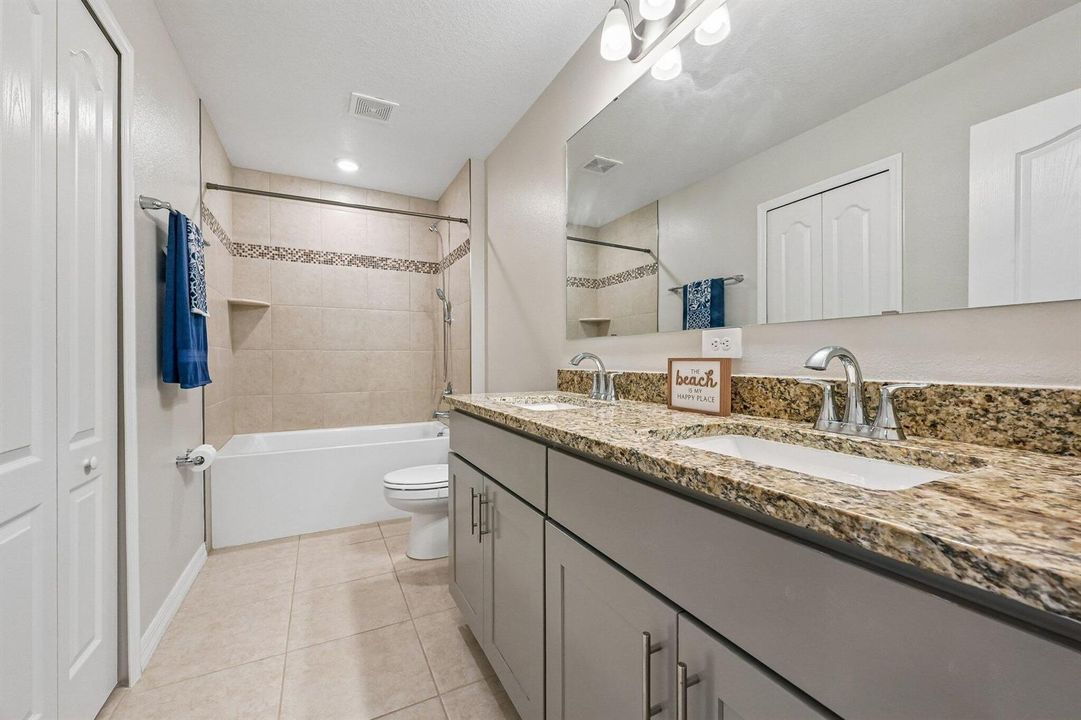 37-web-or-mls-SW Vasari Way-S2806-037