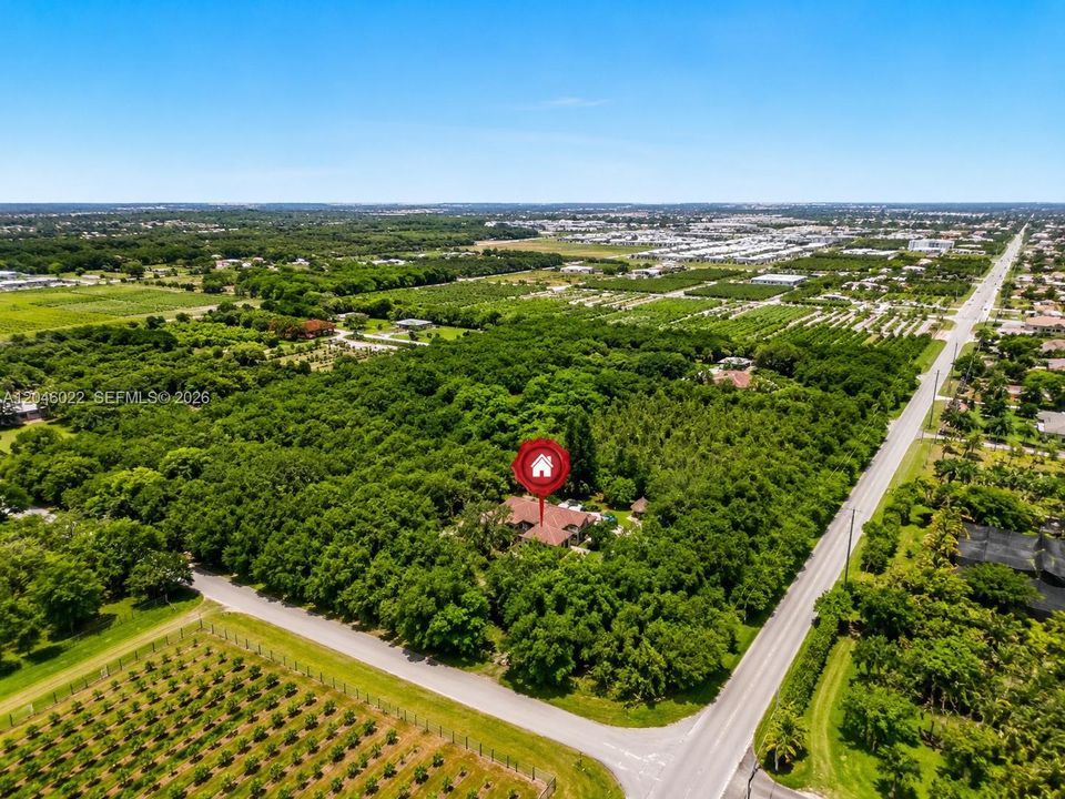 На продажу: $3,499,000 (4 спален, 2 ванн, 3046 Квадратных фут)