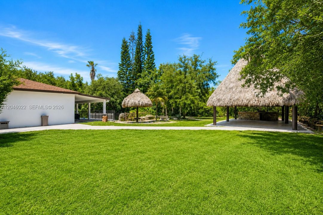 На продажу: $3,499,000 (4 спален, 2 ванн, 3046 Квадратных фут)