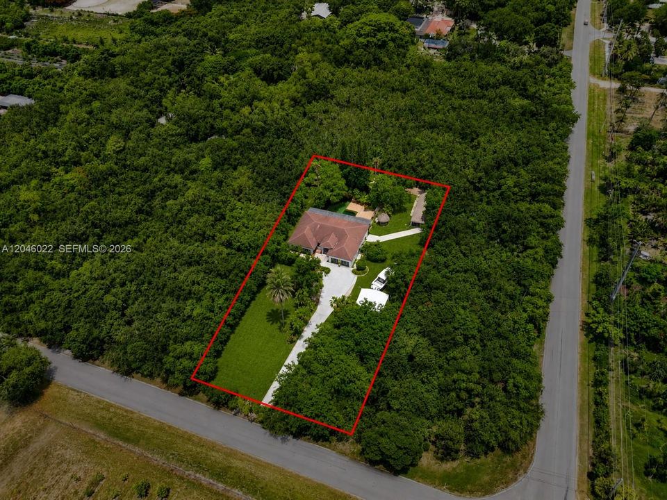 На продажу: $3,499,000 (4 спален, 2 ванн, 3046 Квадратных фут)