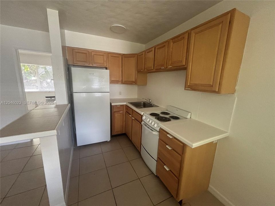For Rent: $1,475 (1 beds, 1 baths, 1948 Square Feet)