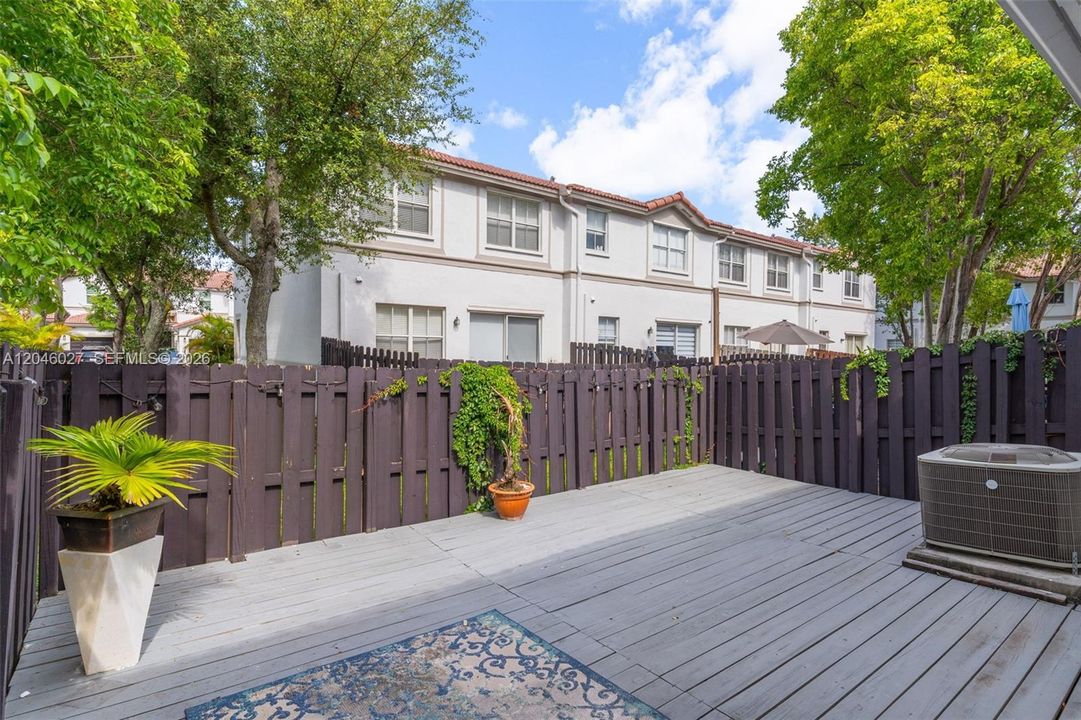 For Rent: $3,600 (3 beds, 2 baths, 1511 Square Feet)