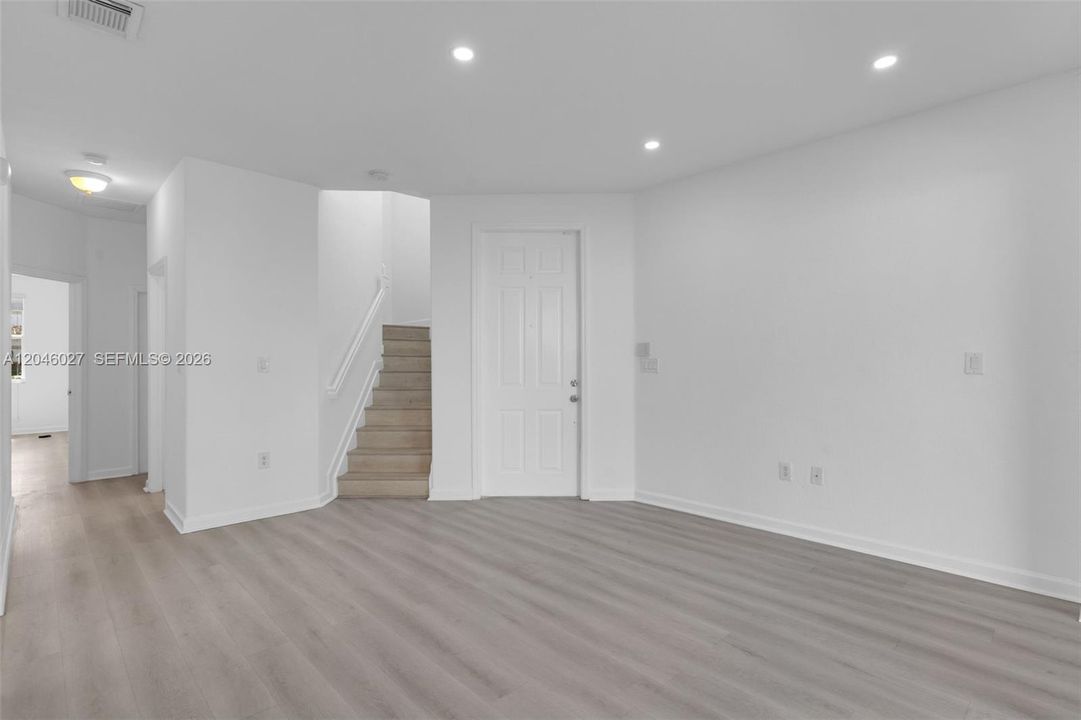 For Rent: $3,600 (3 beds, 2 baths, 1511 Square Feet)