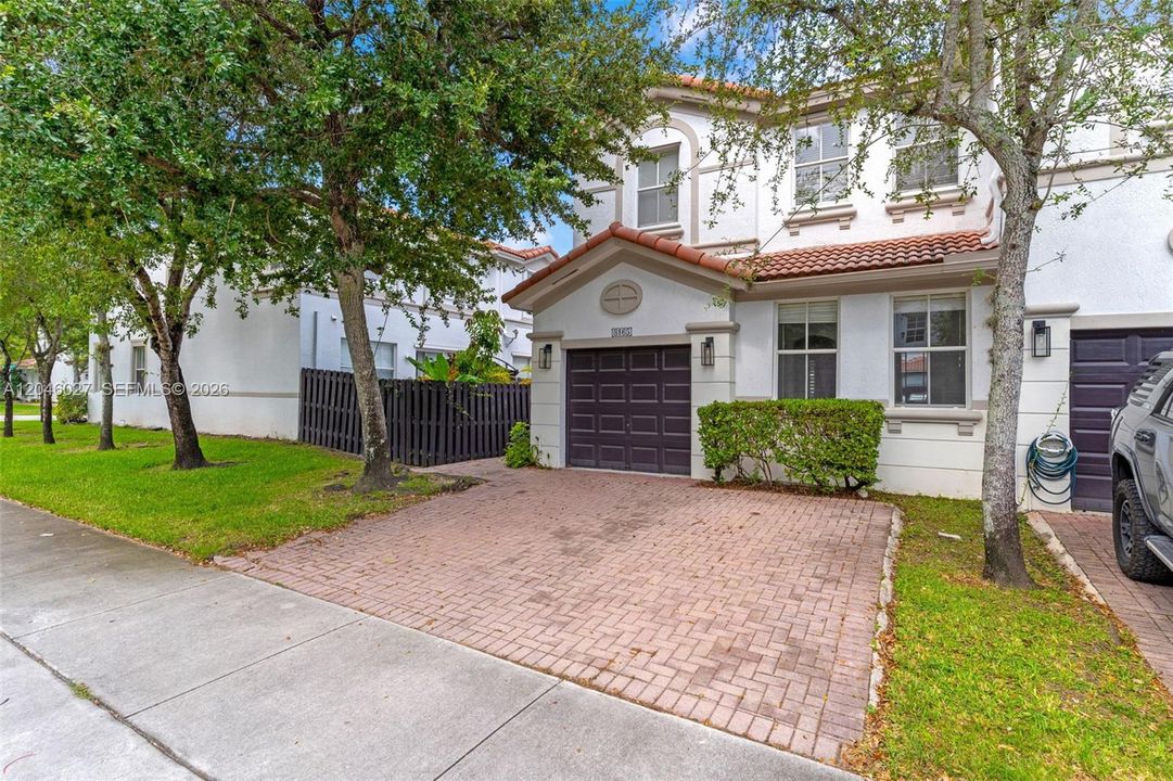 For Rent: $3,600 (3 beds, 2 baths, 1511 Square Feet)