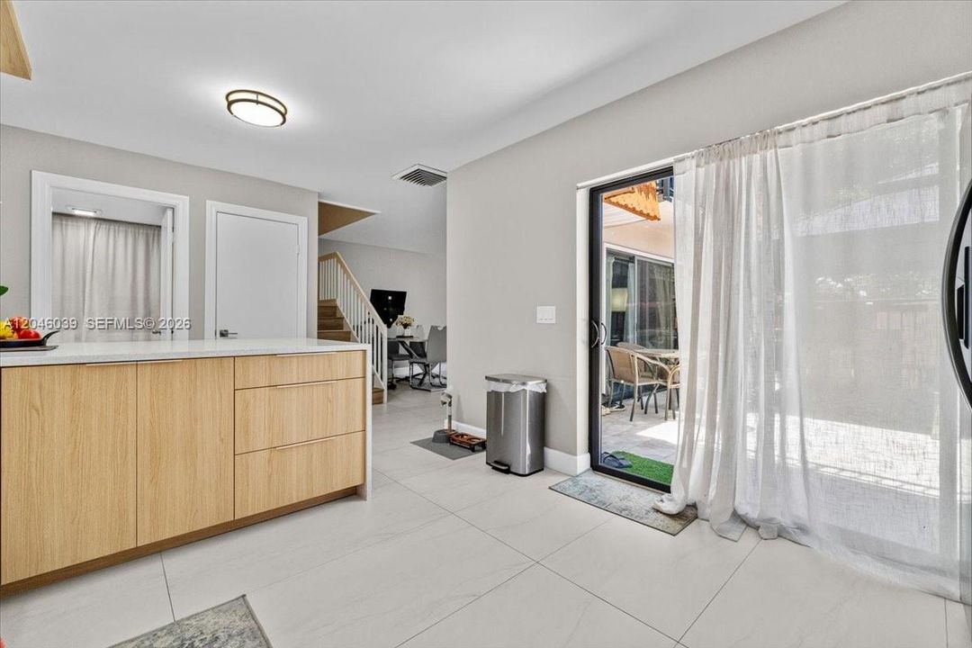 For Sale: $389,000 (2 beds, 2 baths, 1236 Square Feet)