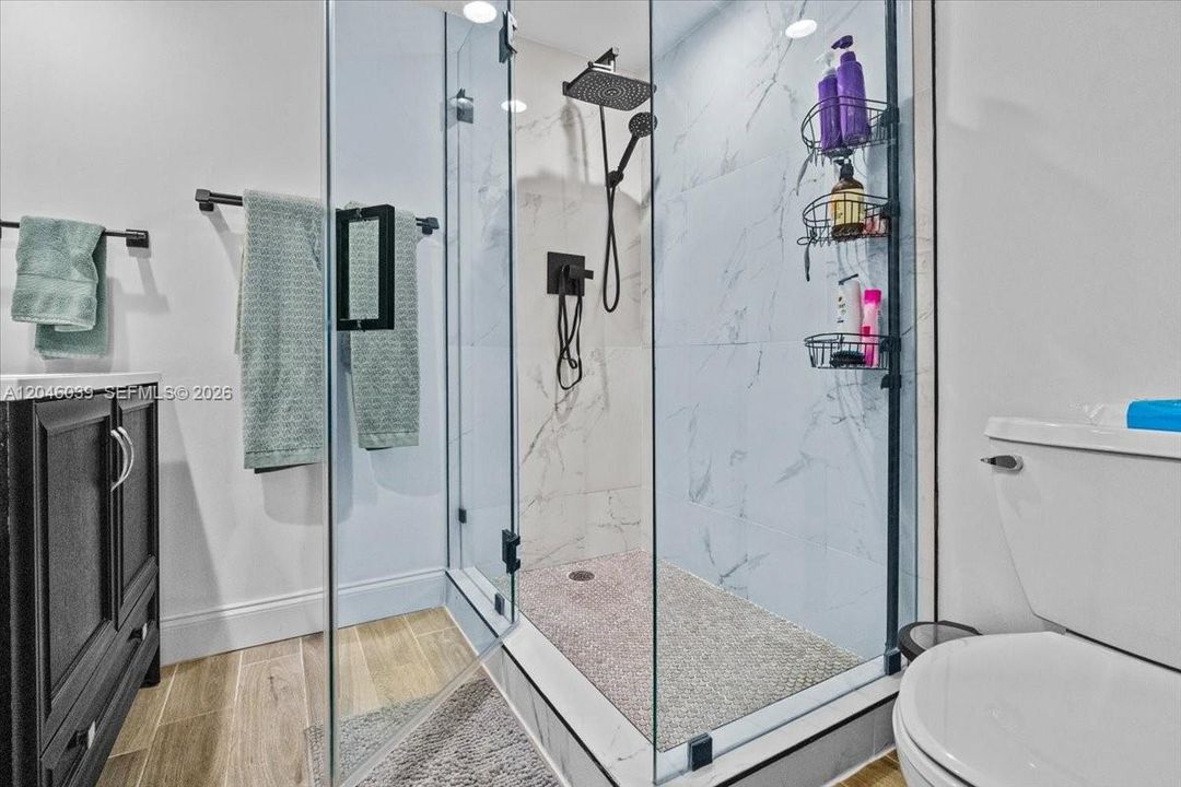 For Sale: $389,000 (2 beds, 2 baths, 1236 Square Feet)