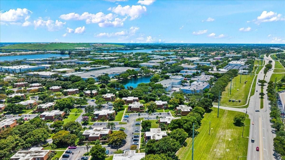 For Sale: $389,000 (2 beds, 2 baths, 1236 Square Feet)