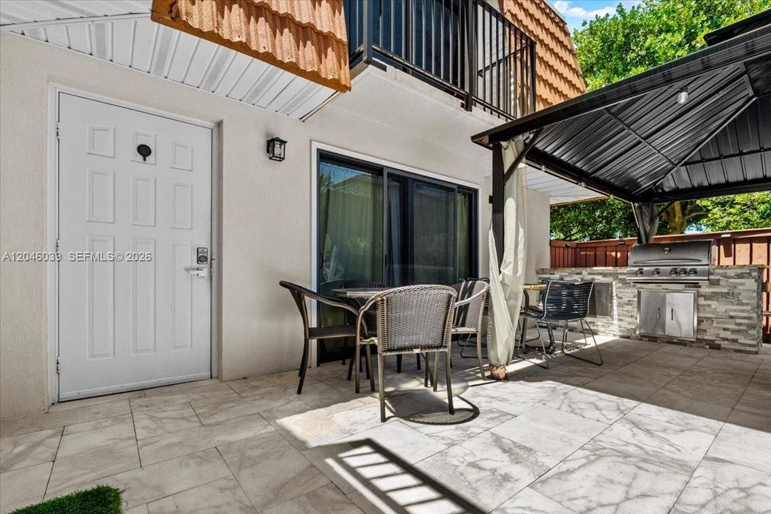 For Sale: $389,000 (2 beds, 2 baths, 1236 Square Feet)