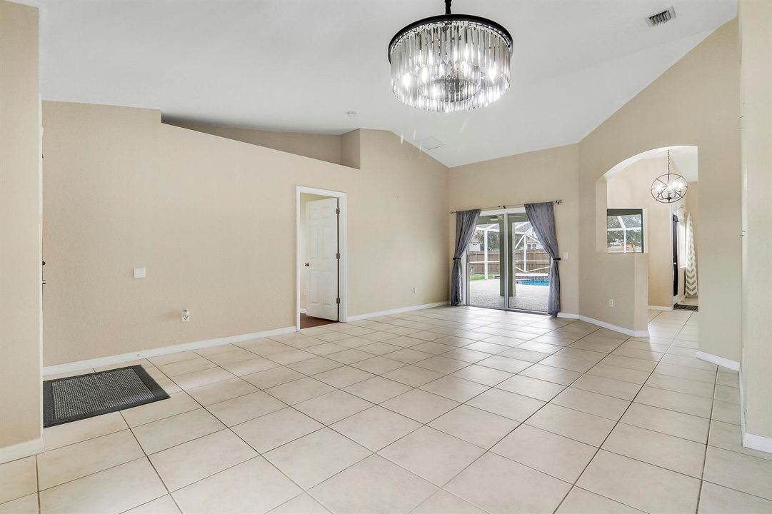 Living/Dining Area