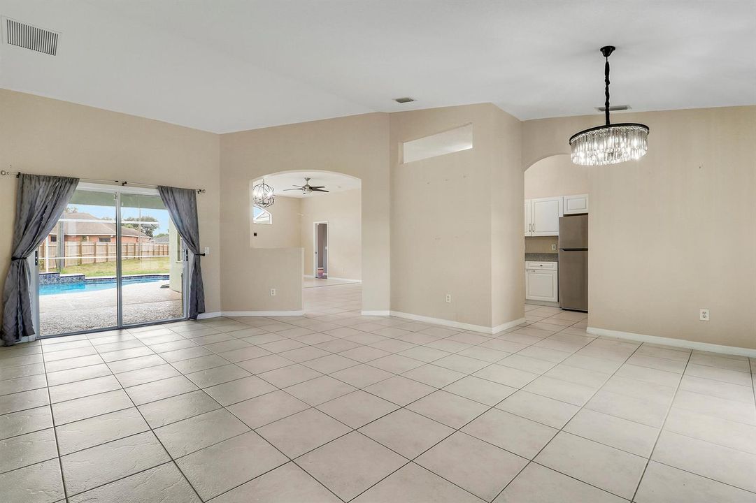 Living/Dining Area