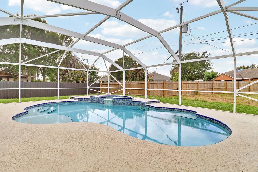 Screened Pool/Spa