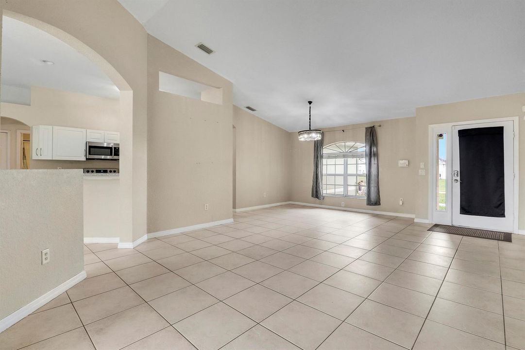 Living/Dining Area