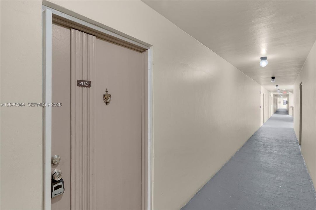 В аренду: $2,300 (2 спален, 2 ванн, 900 Квадратных фут)