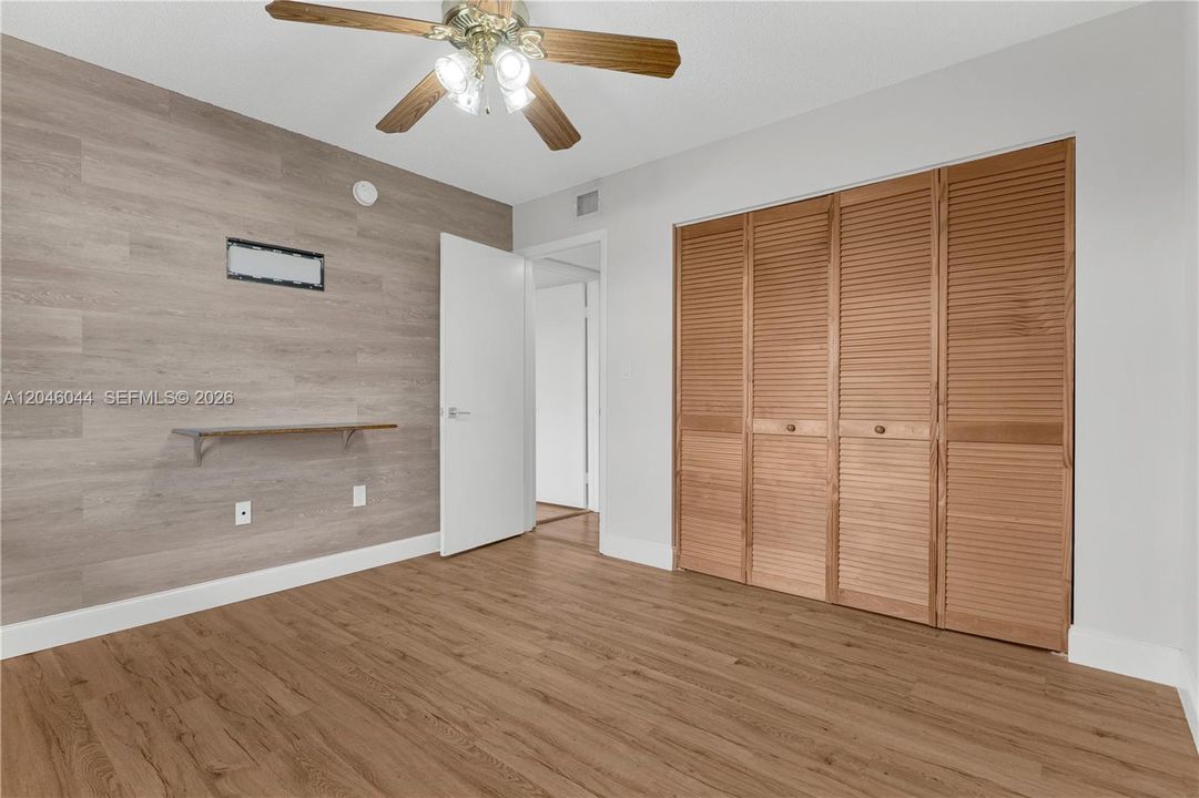 В аренду: $2,300 (2 спален, 2 ванн, 900 Квадратных фут)