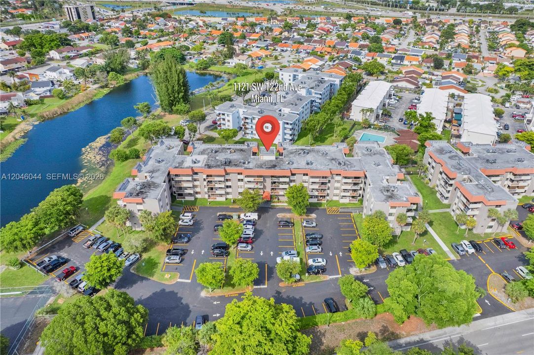 В аренду: $2,300 (2 спален, 2 ванн, 900 Квадратных фут)
