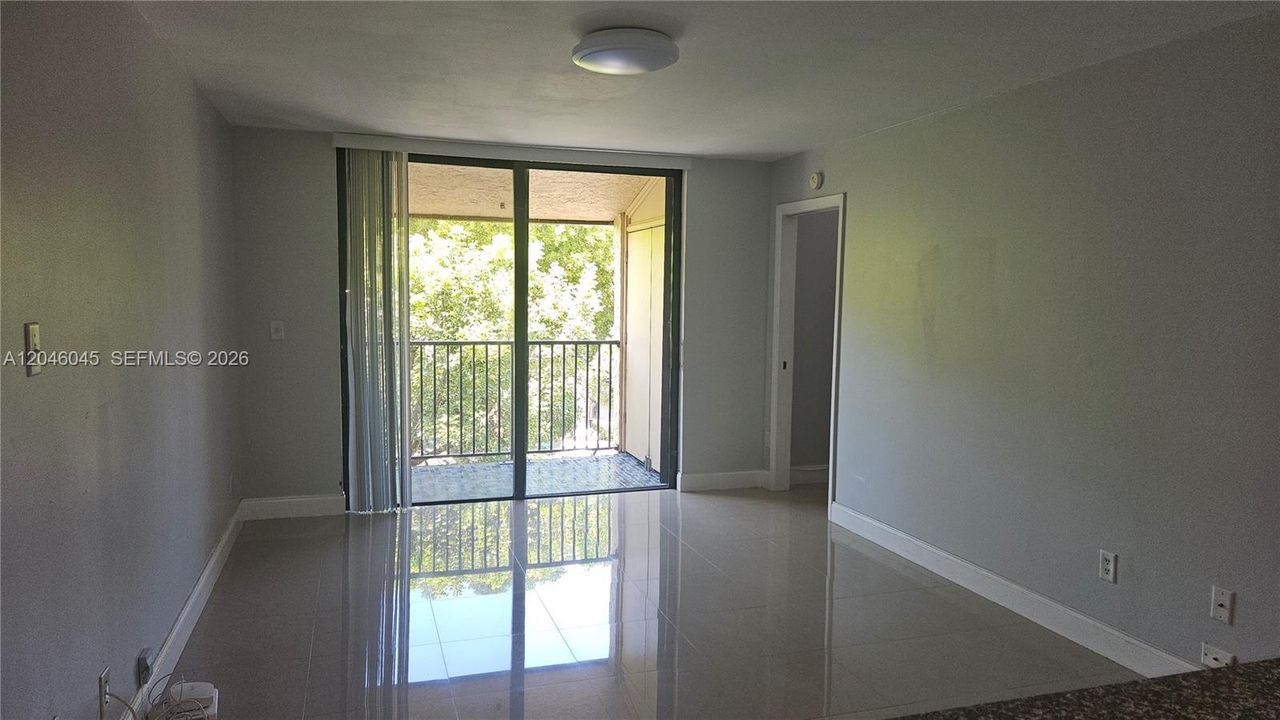 В аренду: $2,200 (2 спален, 2 ванн, 906 Квадратных фут)