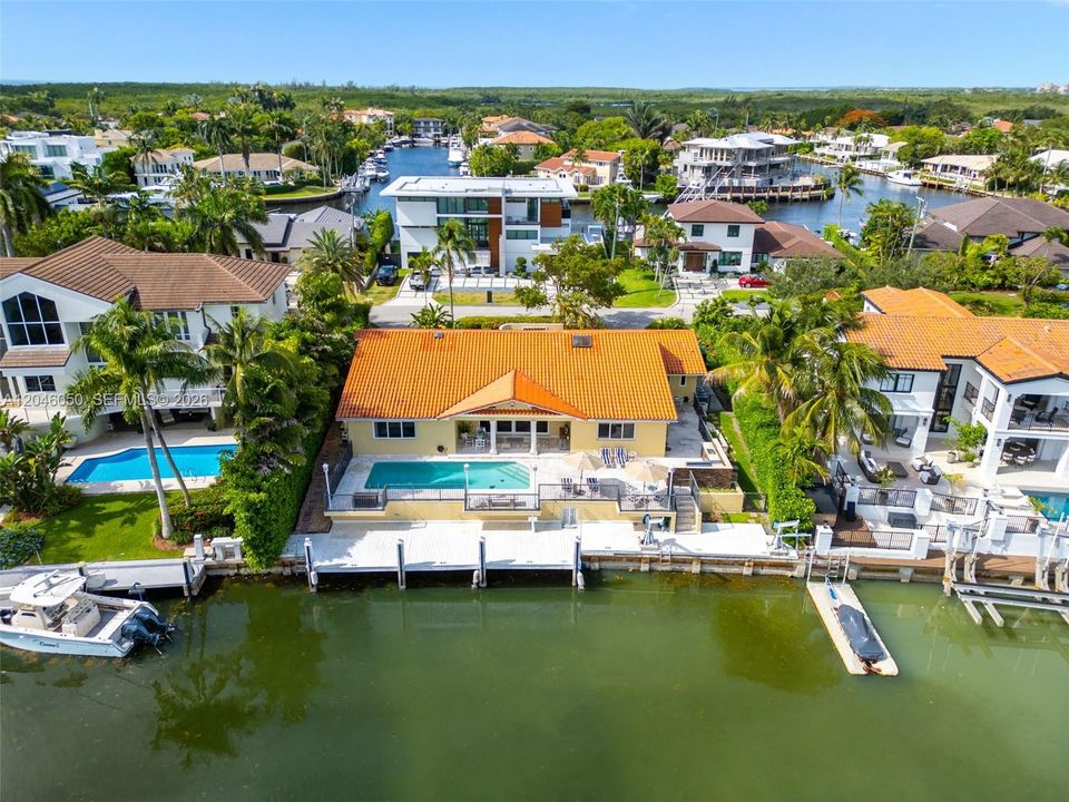 На продажу: $5,499,000 (4 спален, 3 ванн, 2960 Квадратных фут)
