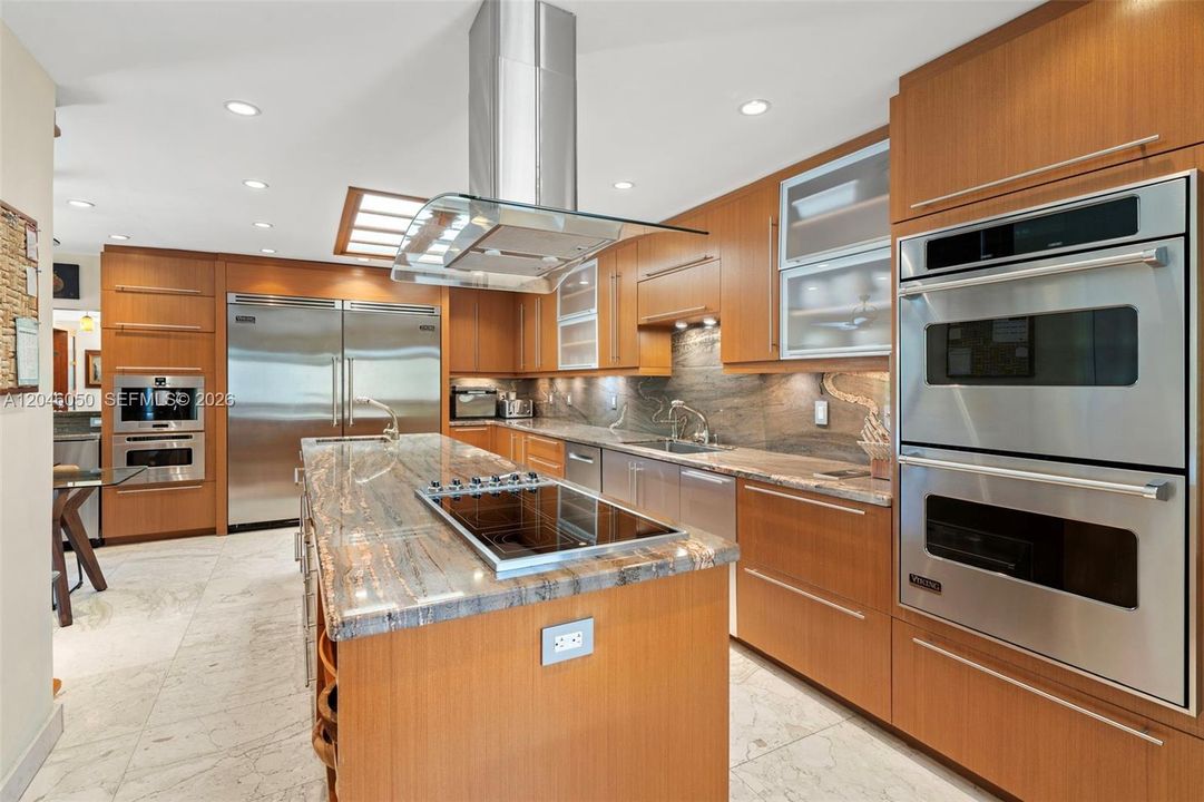 На продажу: $5,499,000 (4 спален, 3 ванн, 2960 Квадратных фут)
