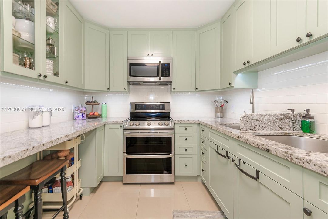 For Rent: $3,650 (2 beds, 2 baths, 1362 Square Feet)