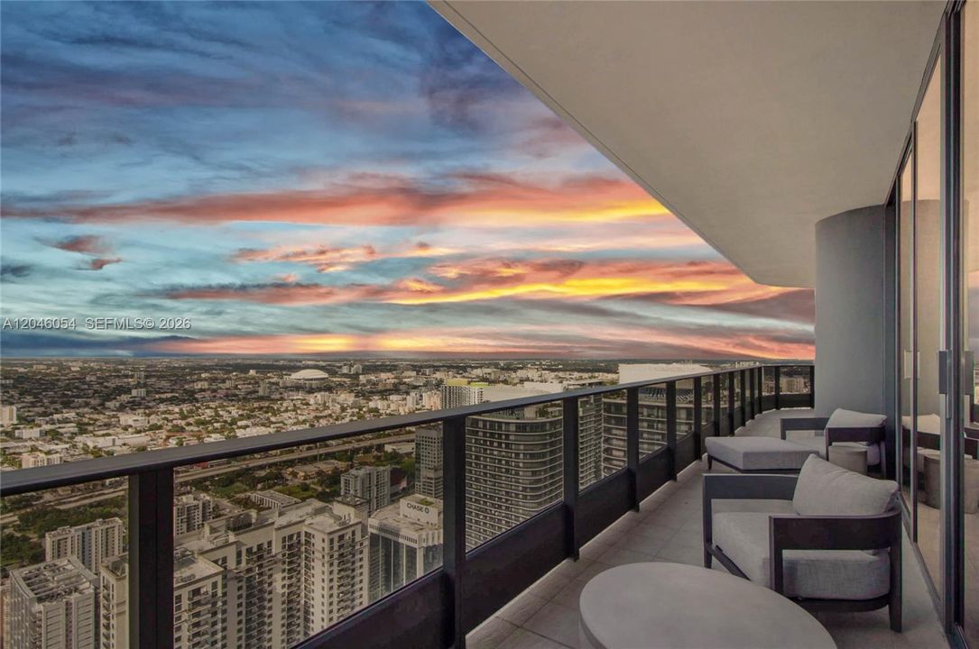 На продажу: $3,475,000 (3 спален, 3 ванн, 1800 Квадратных фут)