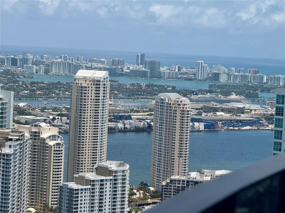 На продажу: $3,475,000 (3 спален, 3 ванн, 1800 Квадратных фут)