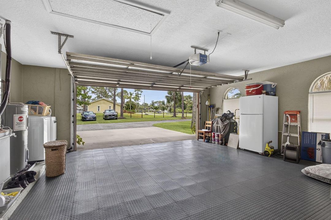 46 Garage Inside