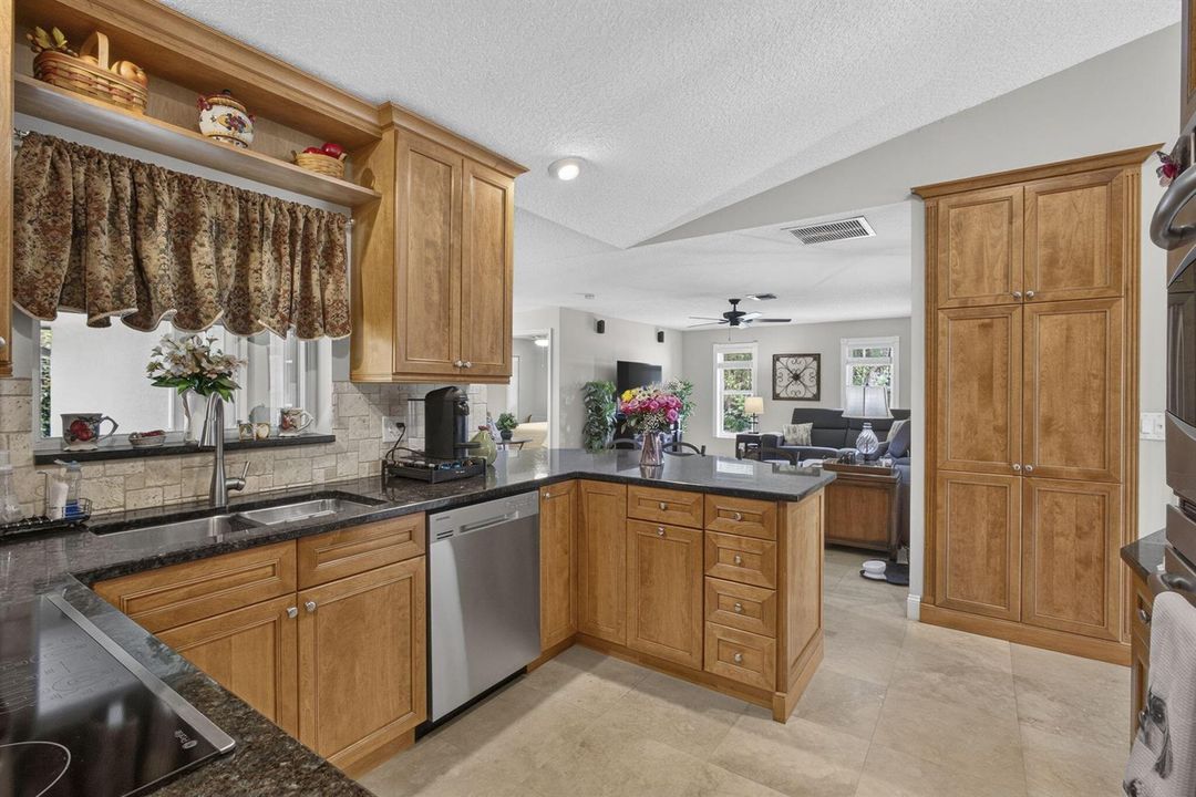 19 Kitchen