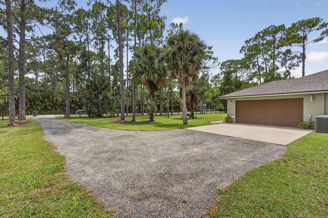 44 Driveway facing South