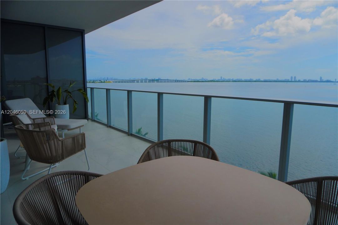 For Rent: $17,500 (4 beds, 5 baths, 2663 Square Feet)