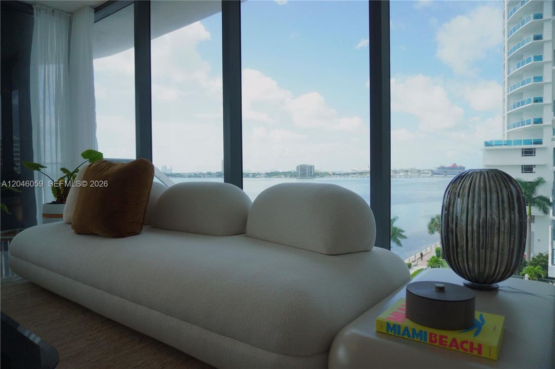 For Rent: $17,500 (4 beds, 5 baths, 2663 Square Feet)