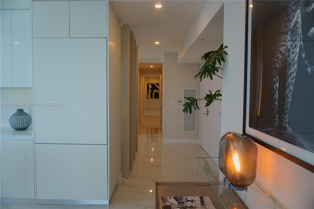 For Rent: $17,500 (4 beds, 5 baths, 2663 Square Feet)