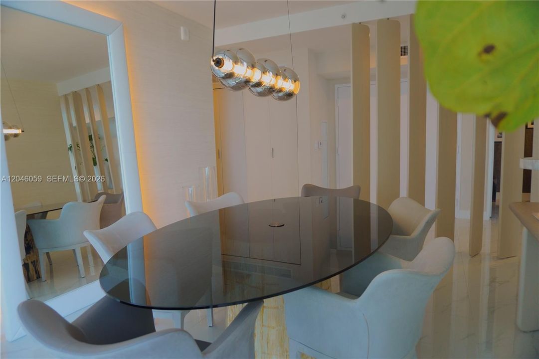 For Rent: $17,500 (4 beds, 5 baths, 2663 Square Feet)