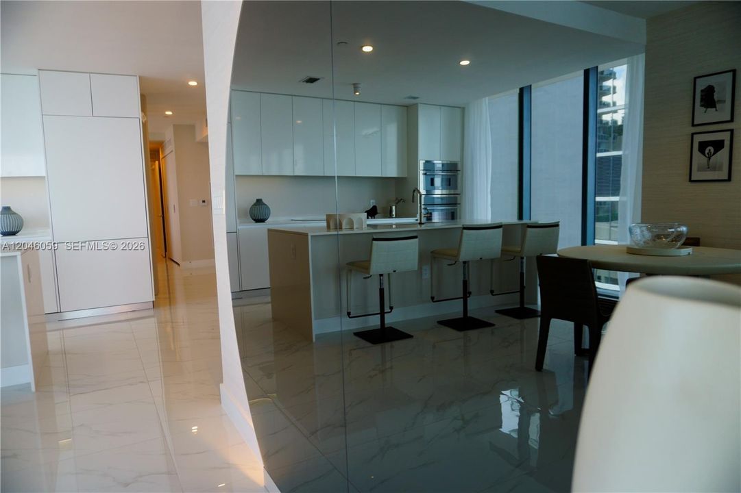 For Rent: $17,500 (4 beds, 5 baths, 2663 Square Feet)