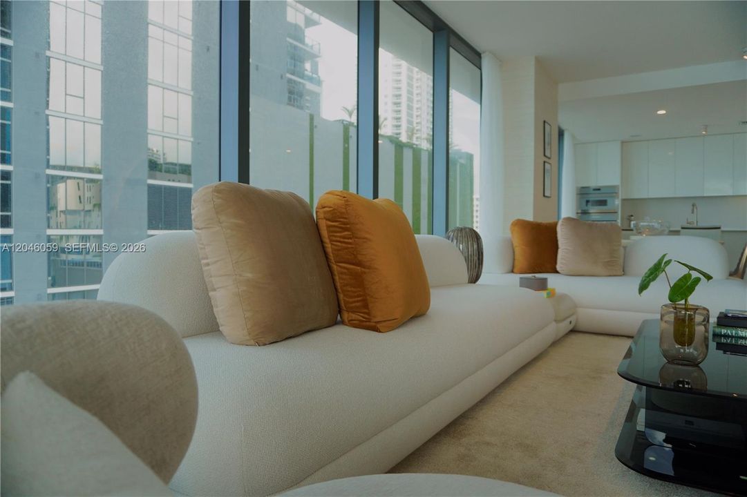 For Rent: $17,500 (4 beds, 5 baths, 2663 Square Feet)