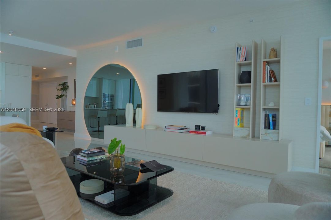 For Rent: $17,500 (4 beds, 5 baths, 2663 Square Feet)