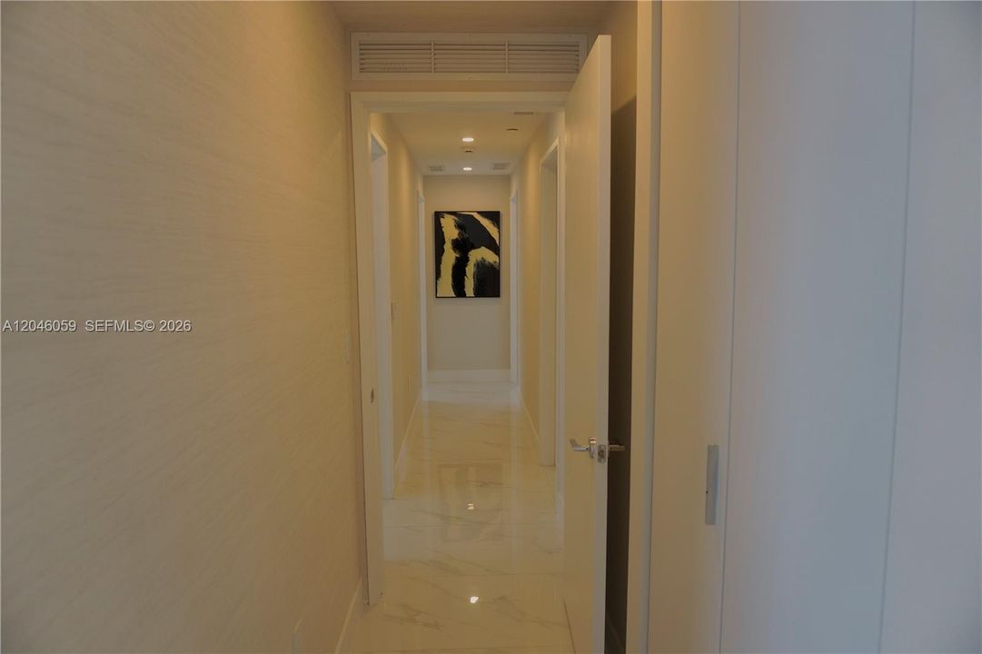 For Rent: $17,500 (4 beds, 5 baths, 2663 Square Feet)