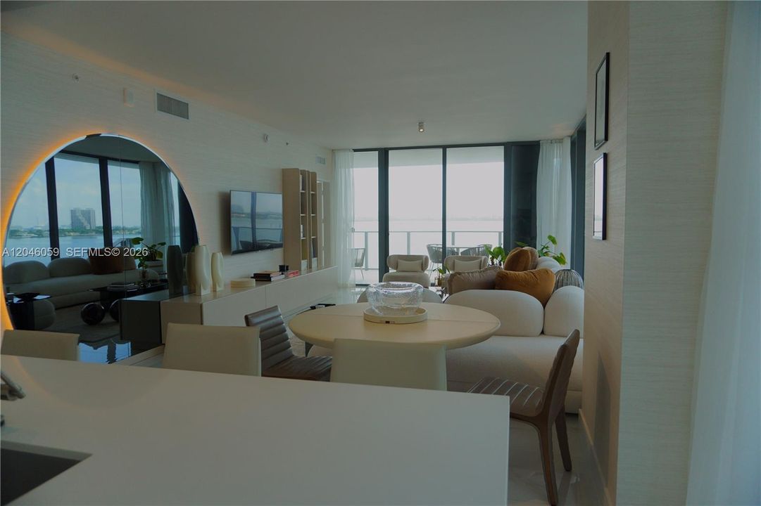 For Rent: $17,500 (4 beds, 5 baths, 2663 Square Feet)