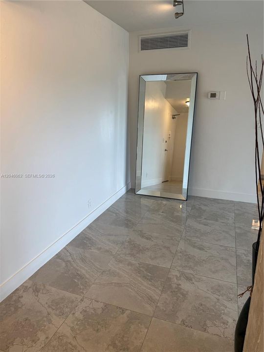 For Rent: $3,000 (1 beds, 1 baths, 831 Square Feet)