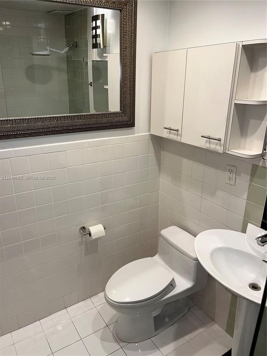 For Rent: $3,000 (1 beds, 1 baths, 831 Square Feet)