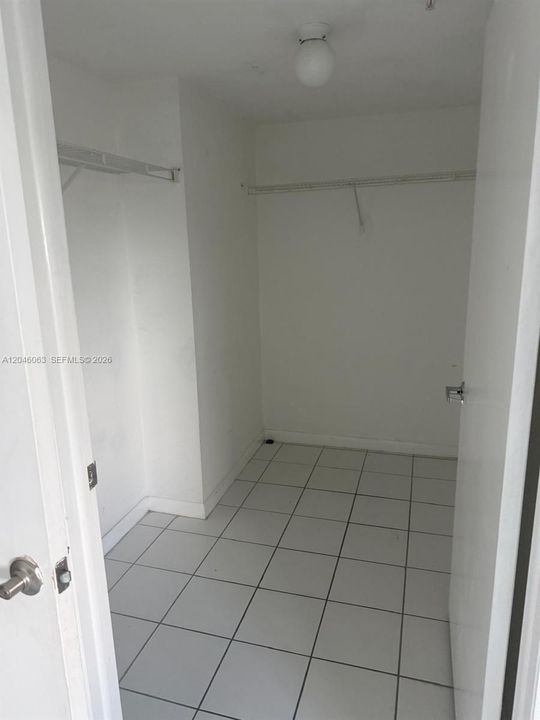 For Rent: $2,200 (2 beds, 2 baths, 1024 Square Feet)