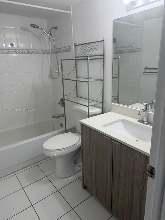 For Rent: $2,200 (2 beds, 2 baths, 1024 Square Feet)