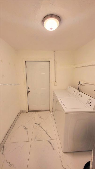 En Renta: $2,500 (2 camas, 2 baños, 1600 Pies cuadrados)